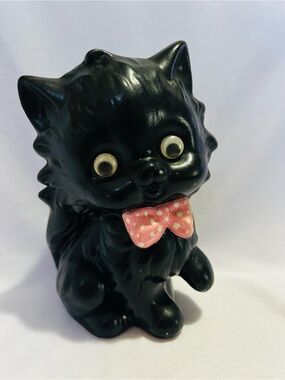 Vintage cat figurine 1980s